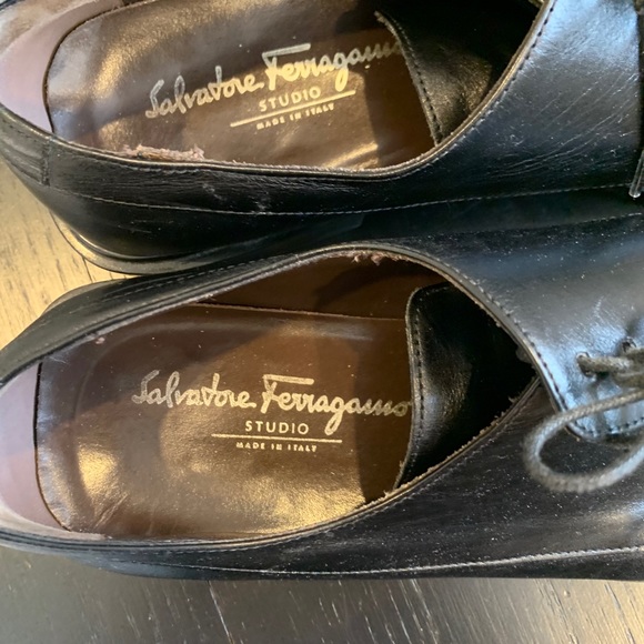 Ferragamo shoes in black main image 5